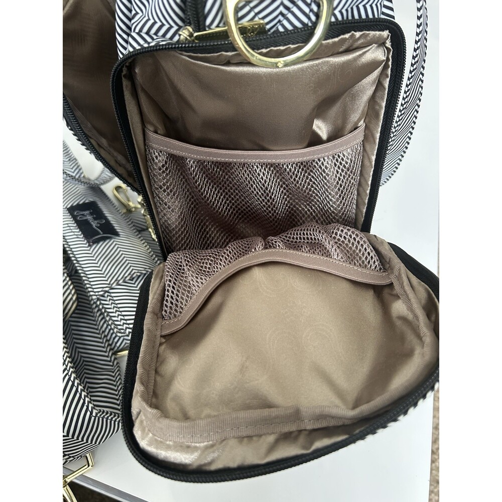 JuJuBe Be Right Back Diaper Bag Backpack Black White Chevron Gold Hardware. - Picture 4 of 5